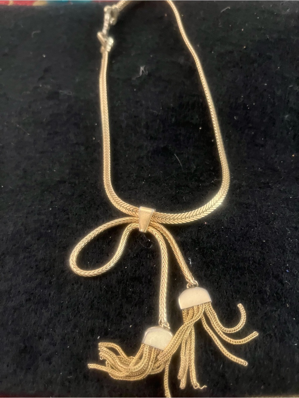 Rope style gold tone necklace